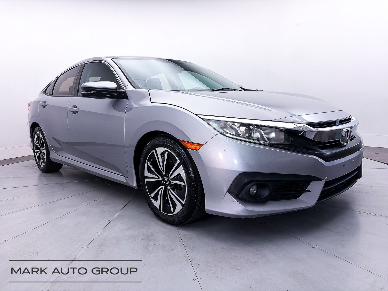 2016 Honda Civic EX-T Image 3 of 30