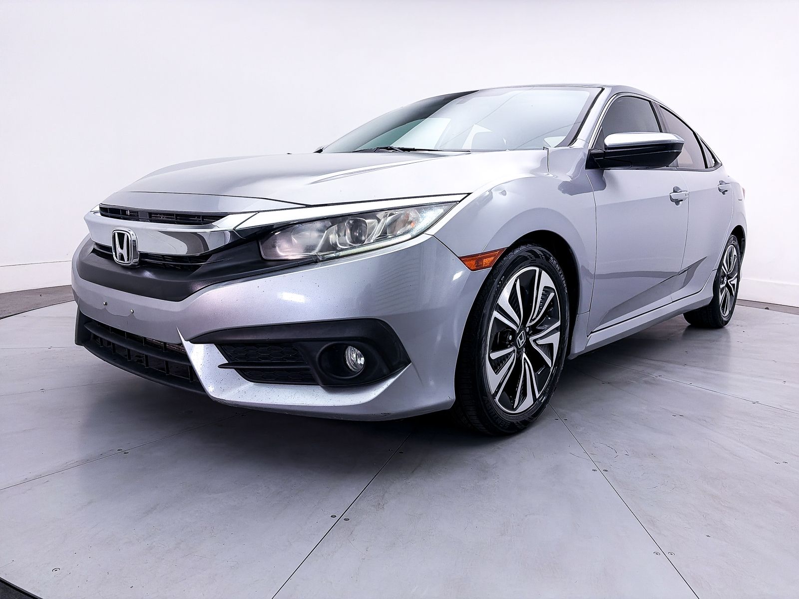 2016 Honda Civic EX-T Image 1 of 30