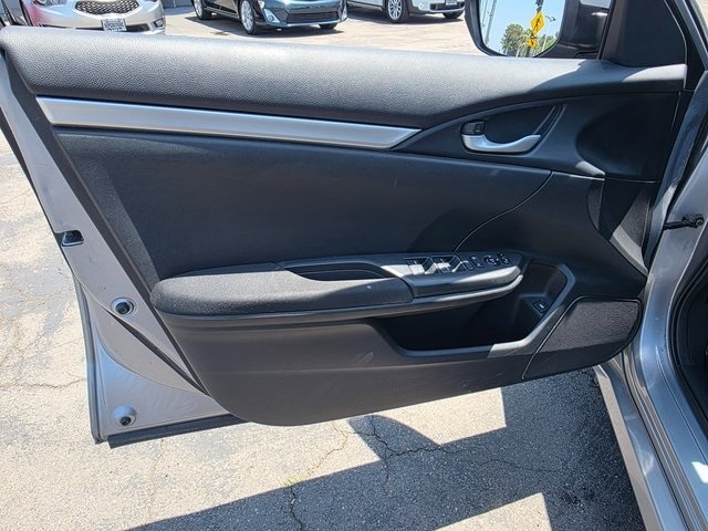 Vehicle image 29 of 34