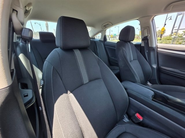 Vehicle image 10 of 34