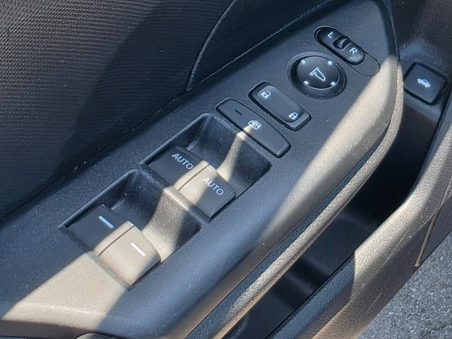 Vehicle image 32 of 34