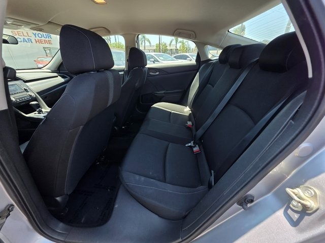 Vehicle image 14 of 34