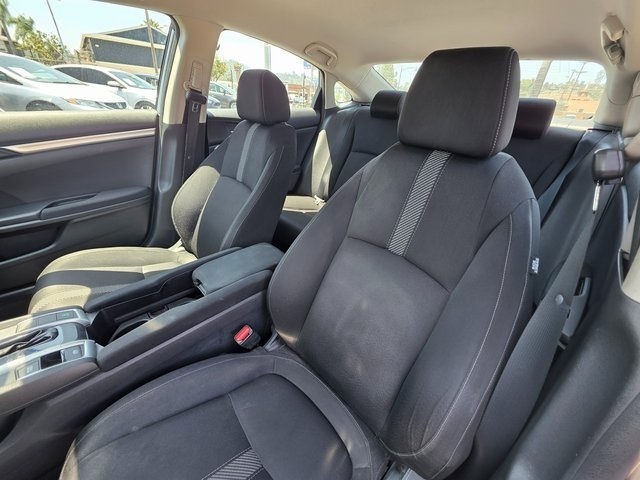 Vehicle image 11 of 34