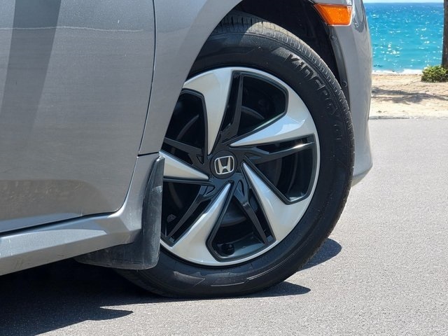 Vehicle image 8 of 34