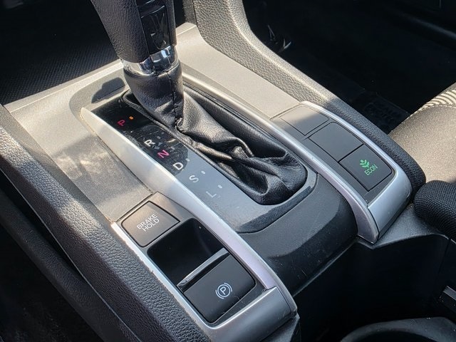 Vehicle image 26 of 34