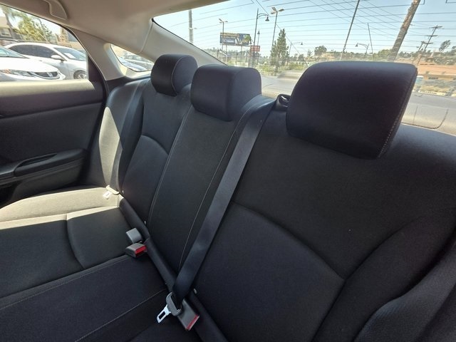 Vehicle image 13 of 34