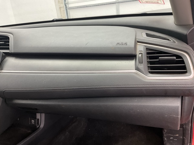 Vehicle image 22 of 24