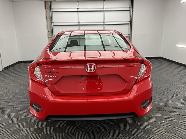 Vehicle image 4 of 24