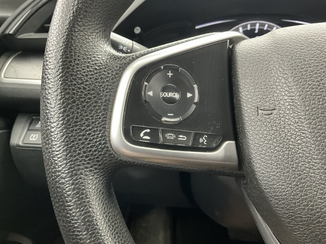 Vehicle image 23 of 24