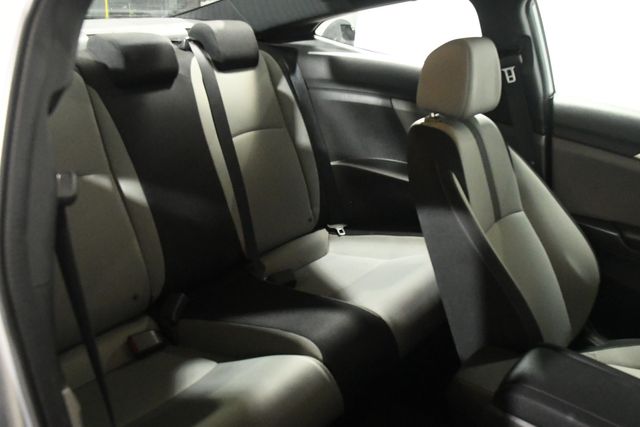 Vehicle image 18 of 20