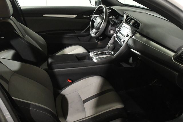 Vehicle image 15 of 20