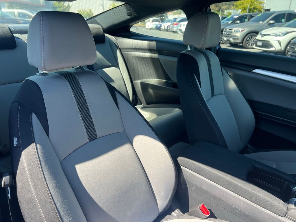 Vehicle image 10 of 28