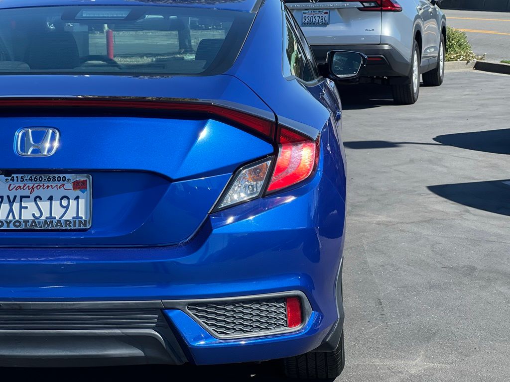 Vehicle image 27 of 28