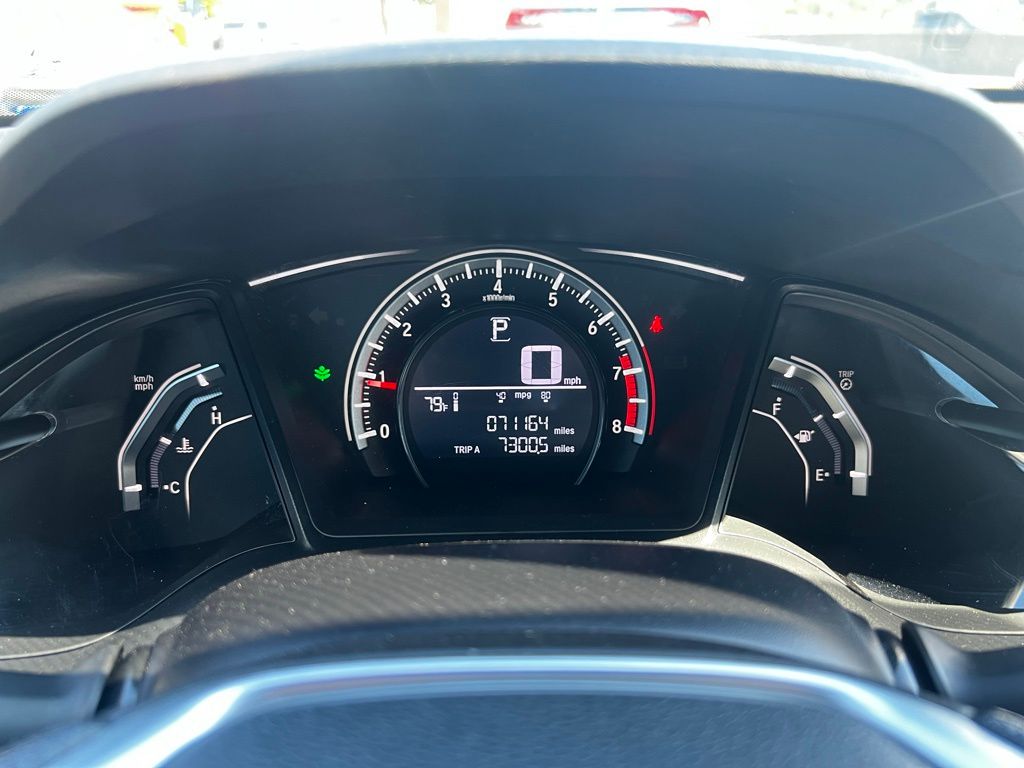 Vehicle image 17 of 28