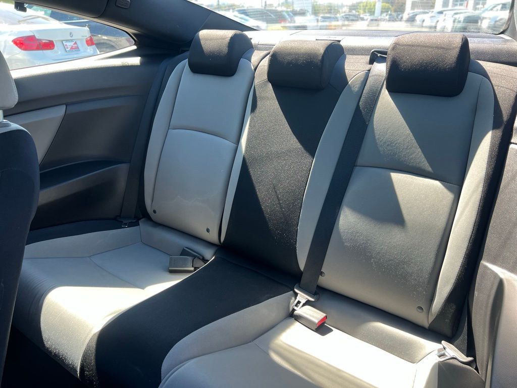 Vehicle image 9 of 28