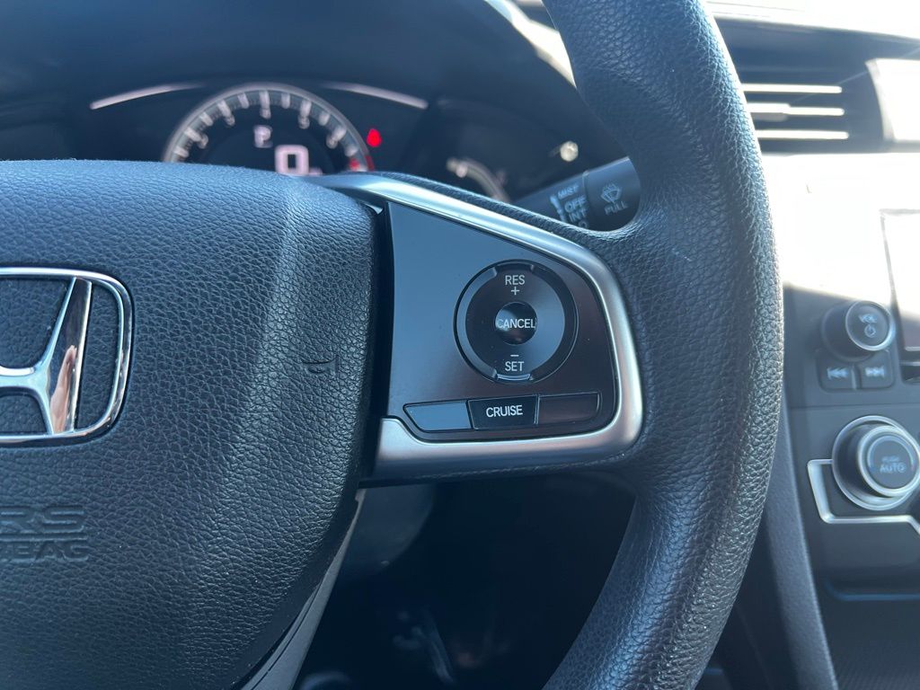 Vehicle image 15 of 28