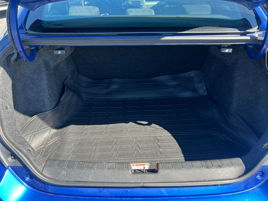 Vehicle image 8 of 28