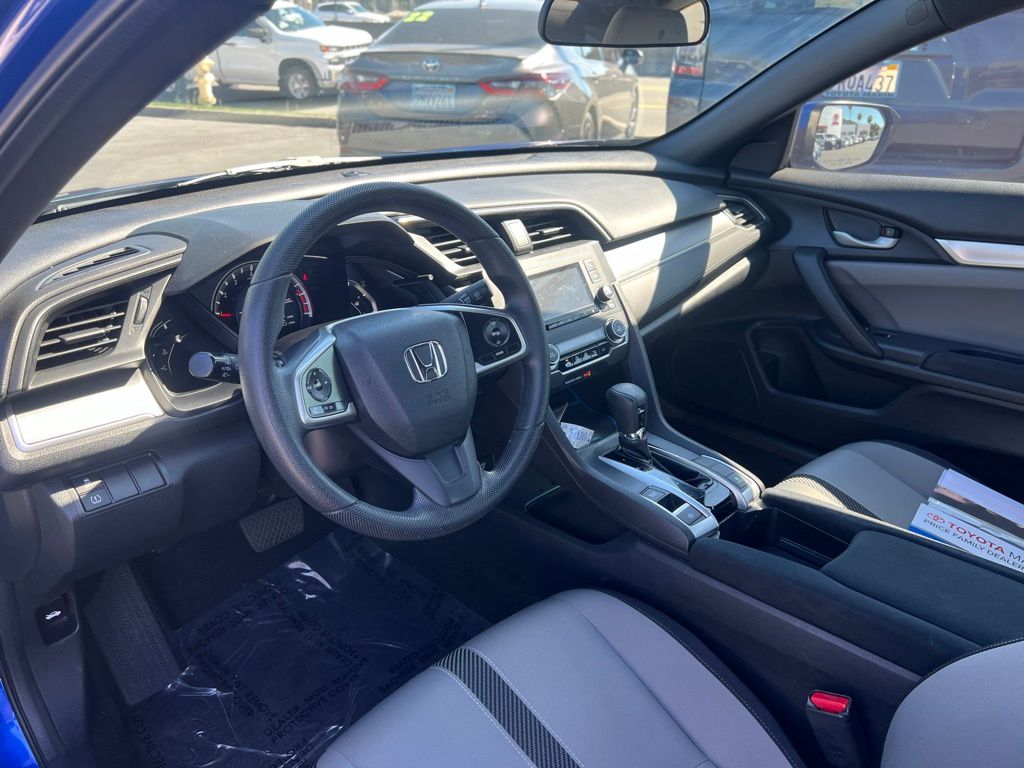 Vehicle image 13 of 28