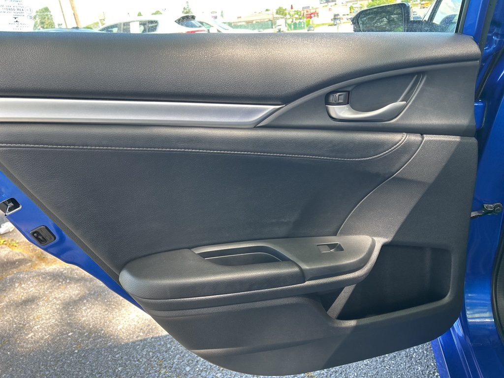 Vehicle image 34 of 50
