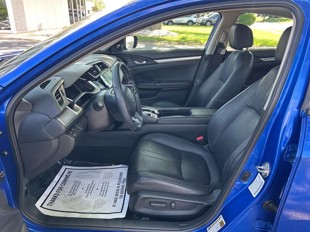 Vehicle image 21 of 50