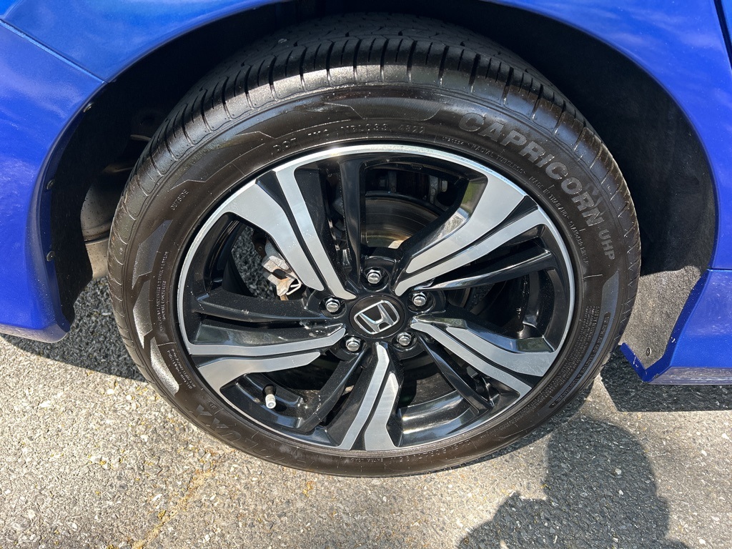 Vehicle image 10 of 50