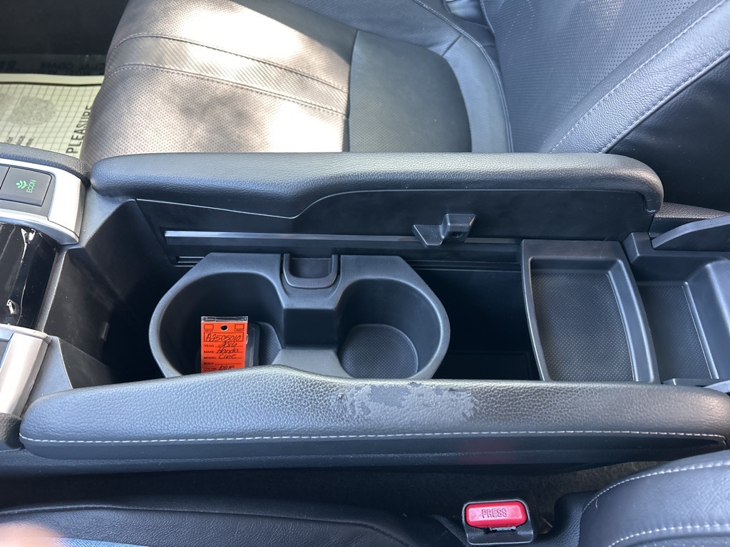 Vehicle image 32 of 50