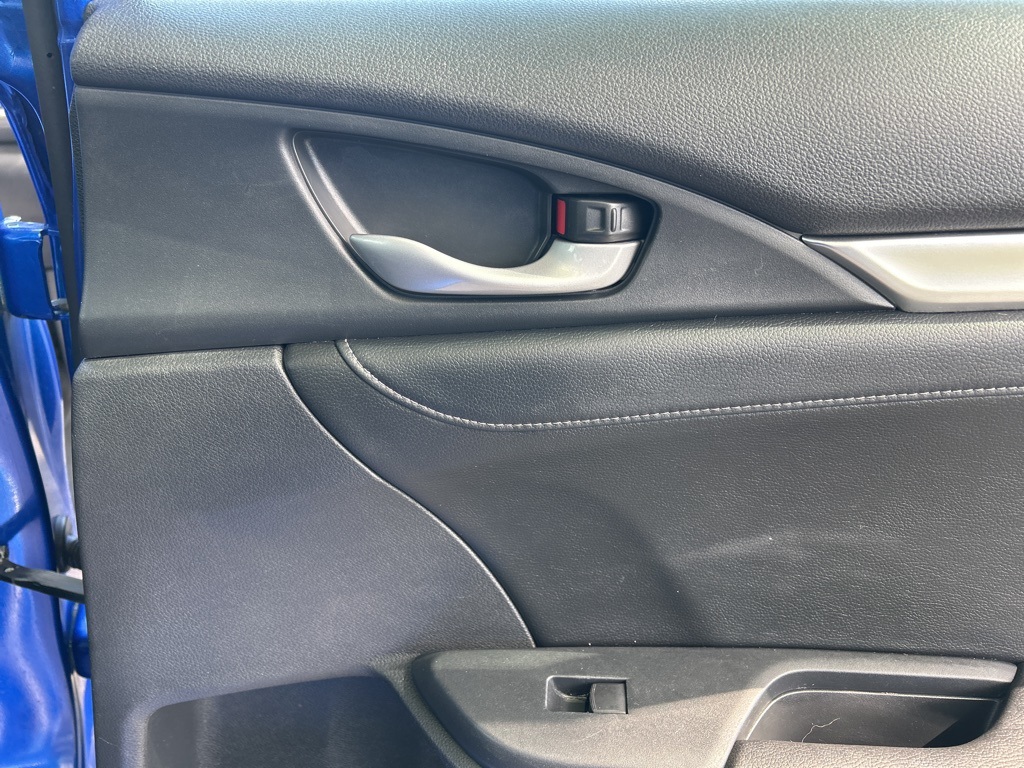 Vehicle image 41 of 50