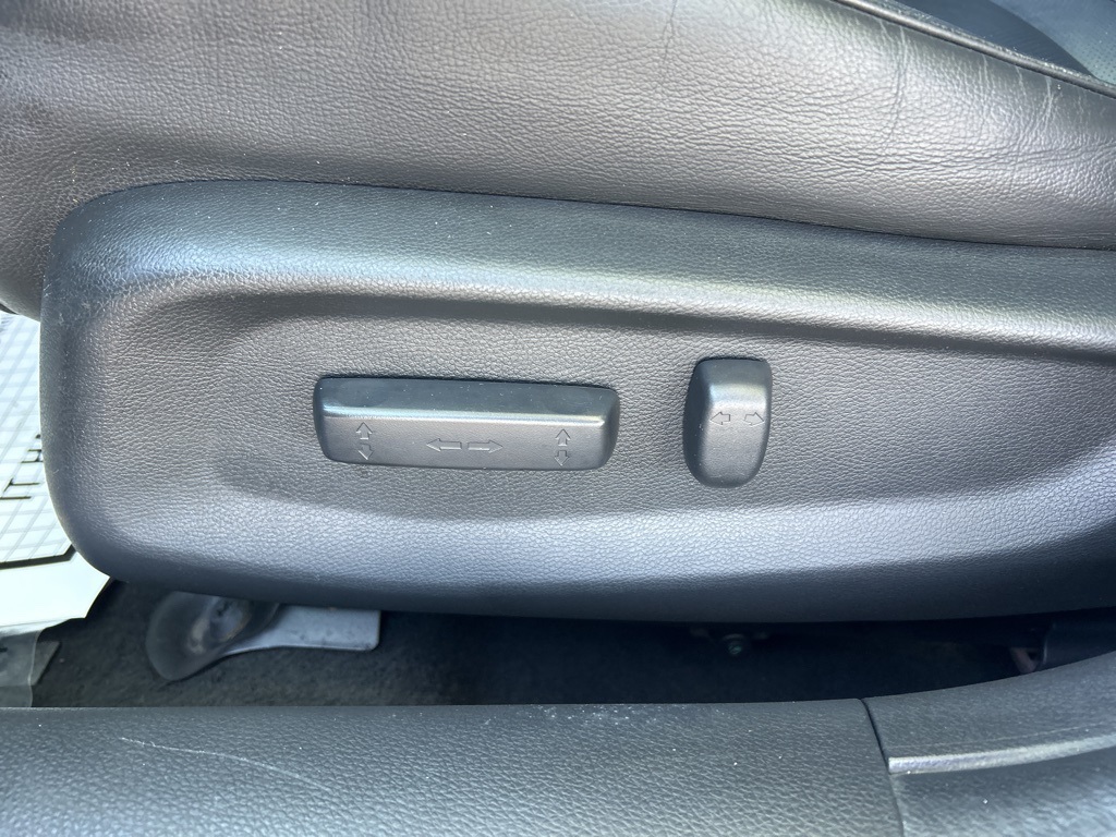Vehicle image 22 of 50