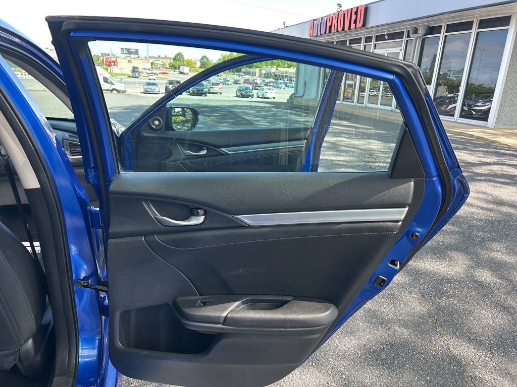 Vehicle image 39 of 50
