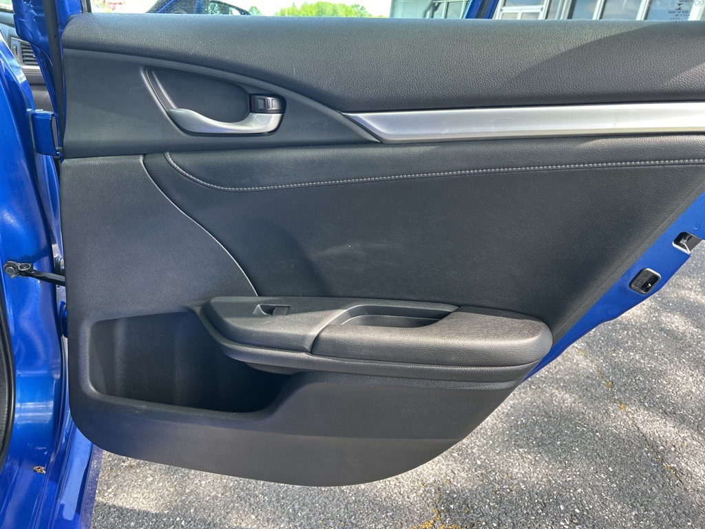 Vehicle image 40 of 50