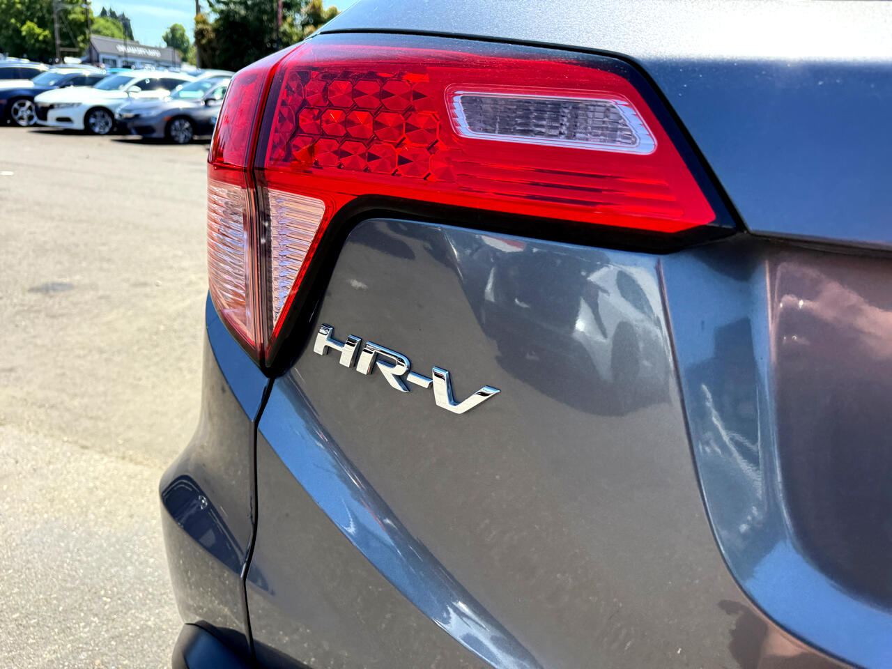 Vehicle image 28 of 29