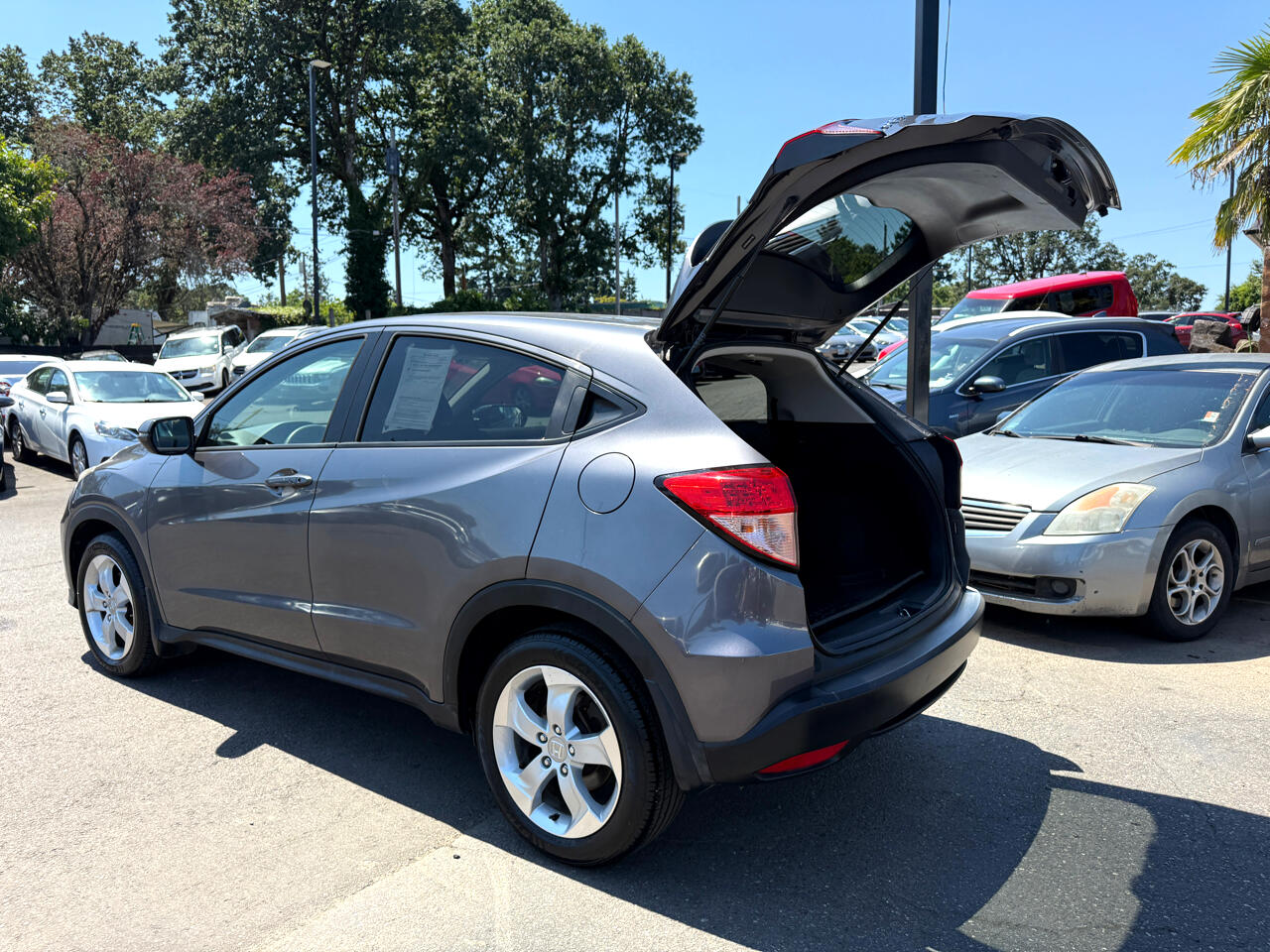 Vehicle image 6 of 29