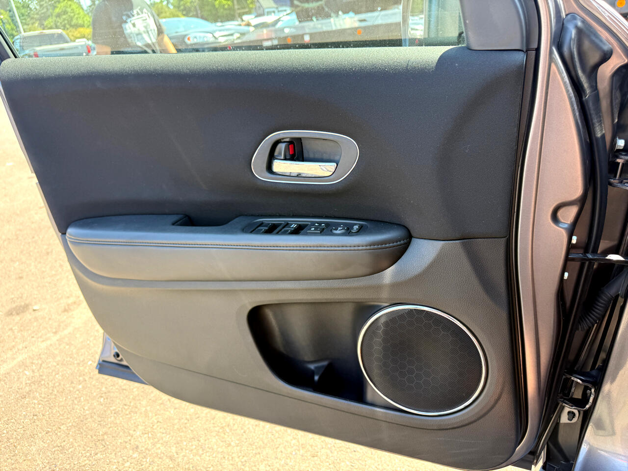 Vehicle image 20 of 29