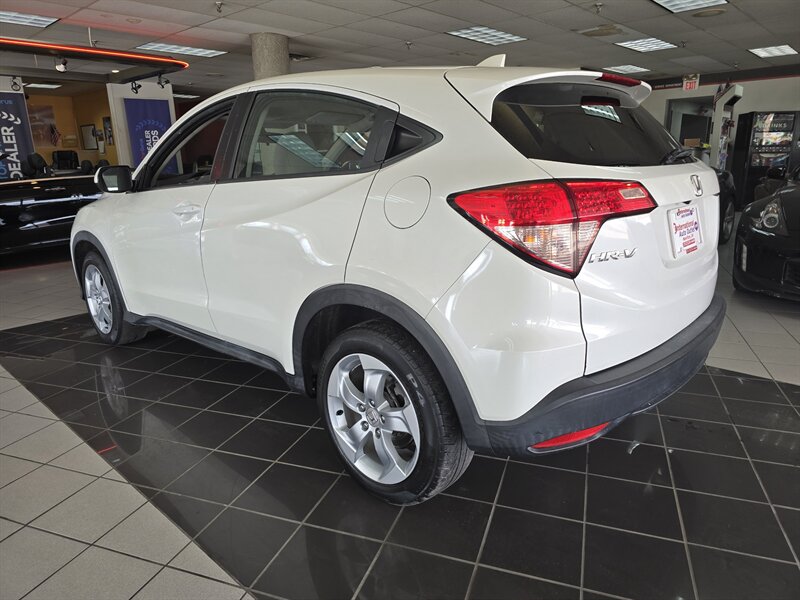 2016 Honda HR-V LX Image 3 of 26