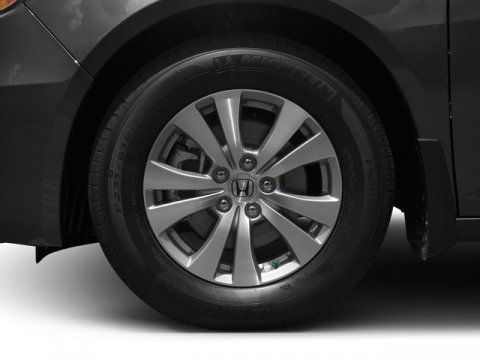 Vehicle image 10 of 15