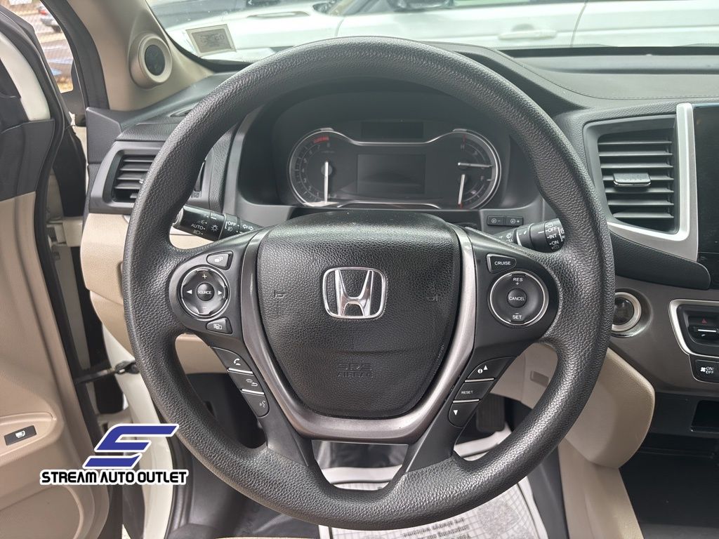 Vehicle image 29 of 33