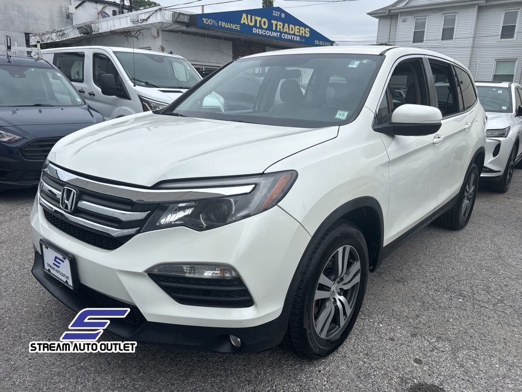Vehicle image 2 of 33