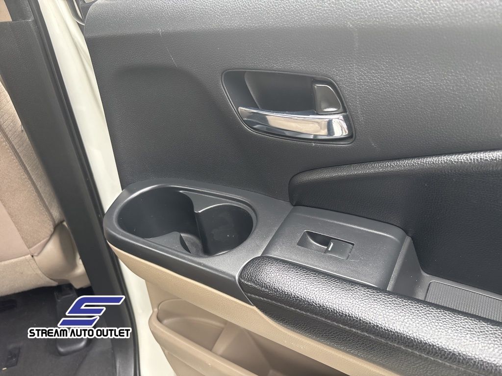 Vehicle image 26 of 33