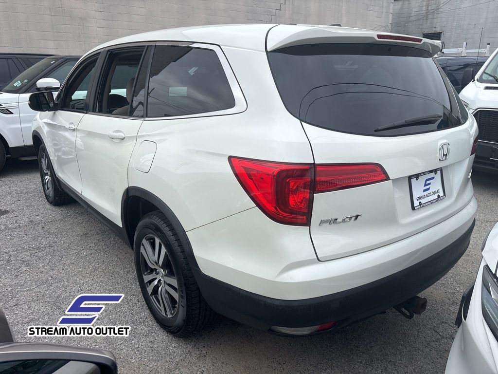 Vehicle image 6 of 33