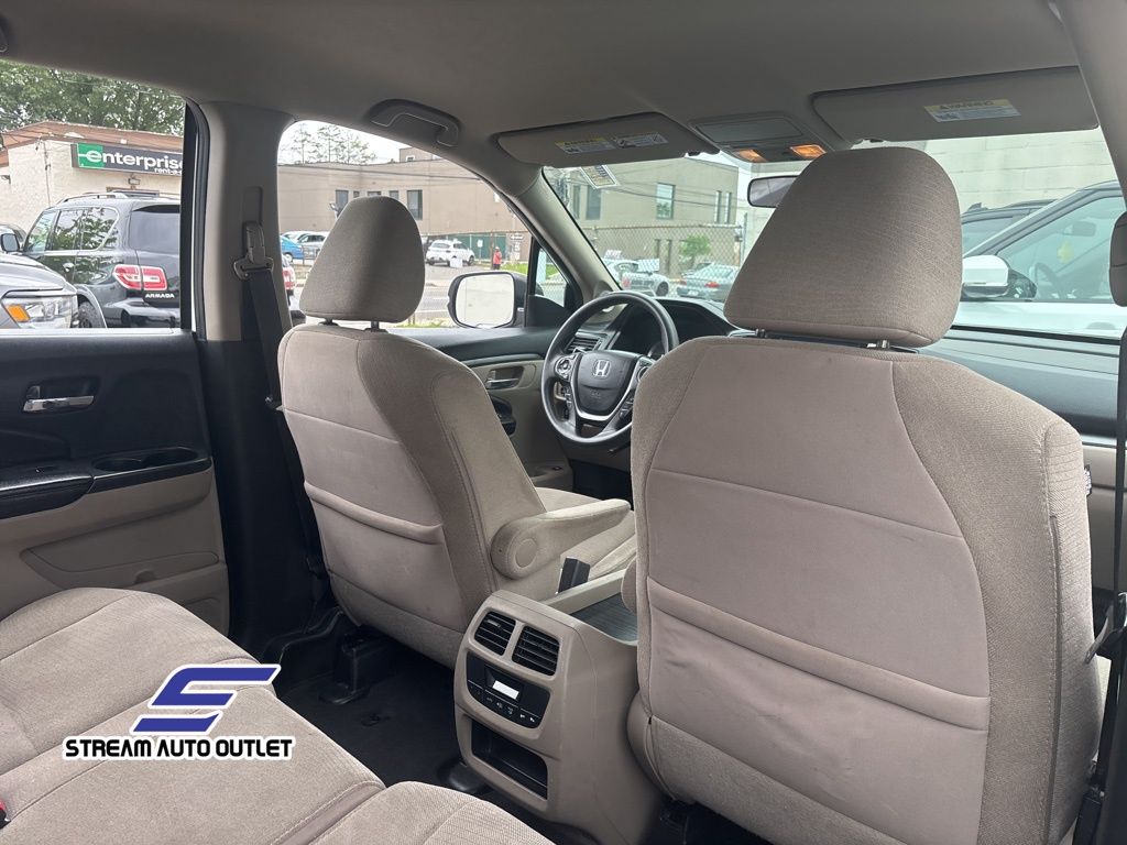 Vehicle image 12 of 33