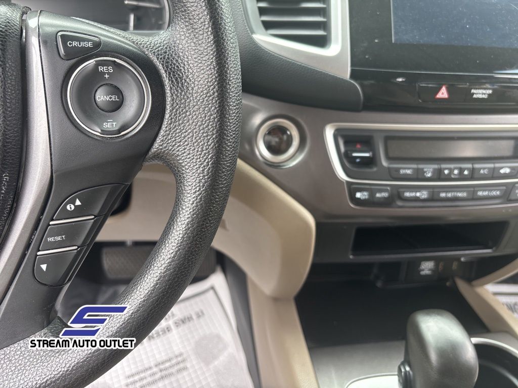Vehicle image 16 of 33
