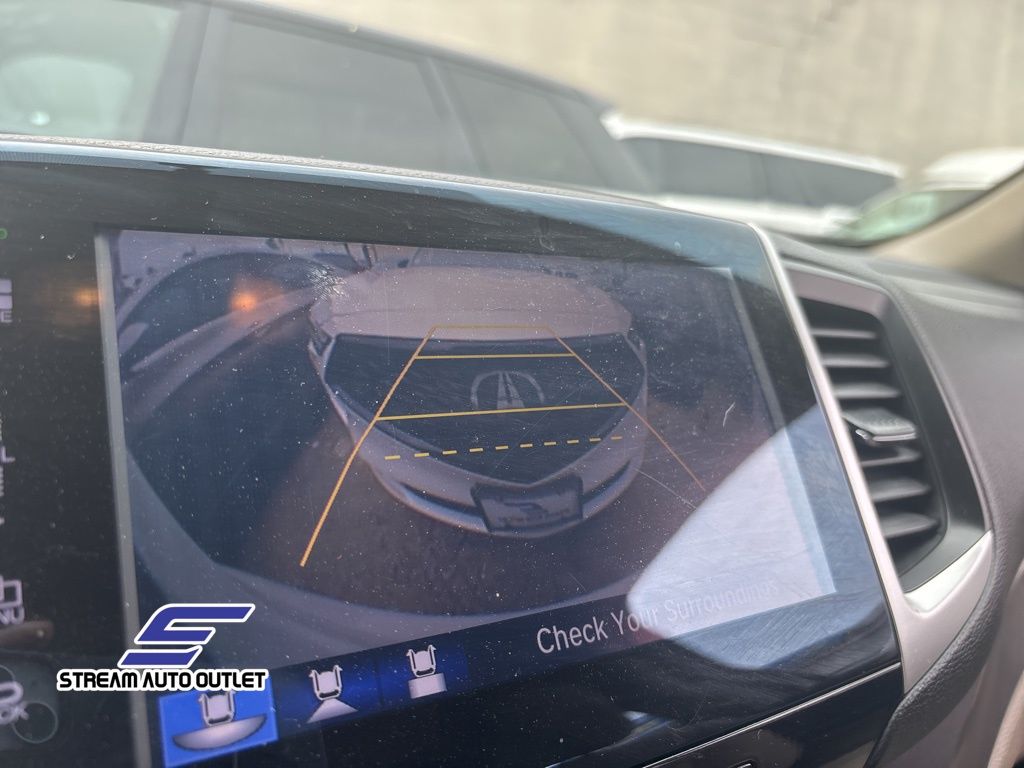 Vehicle image 19 of 33
