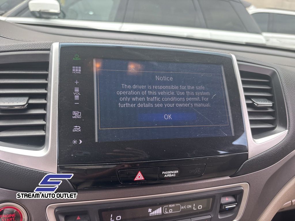 Vehicle image 18 of 33
