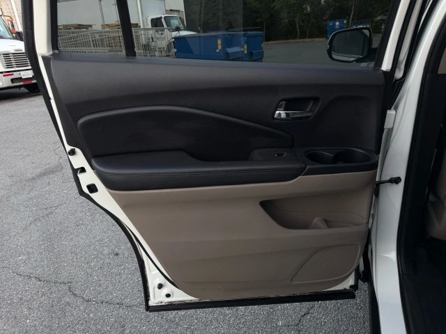 2016 Honda Pilot EX-L Image 26 of 38