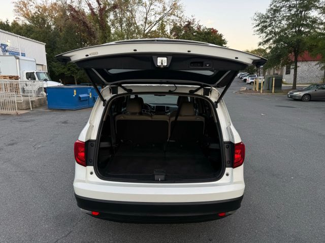 2016 Honda Pilot EX-L Image 11 of 38