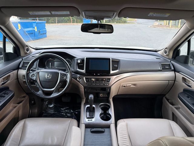 2016 Honda Pilot EX-L Image 17 of 38