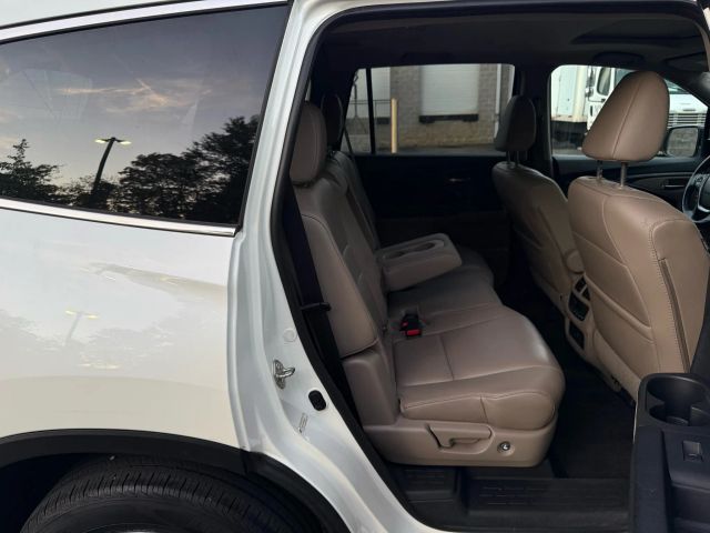 2016 Honda Pilot EX-L Image 13 of 38