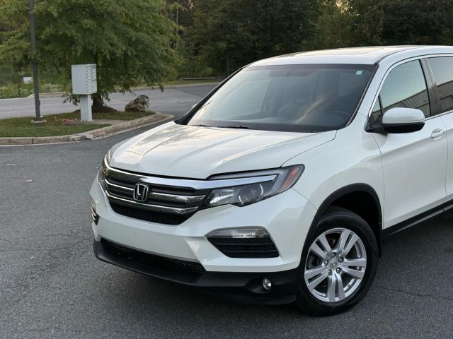 2016 Honda Pilot EX-L Image 2 of 38