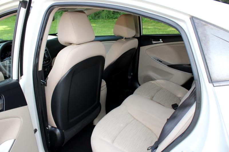 Vehicle image 15 of 27