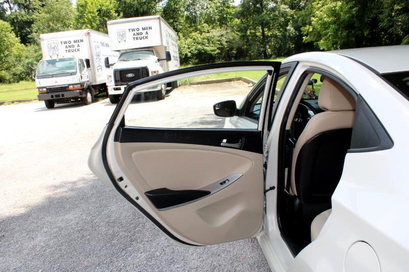 Vehicle image 21 of 27
